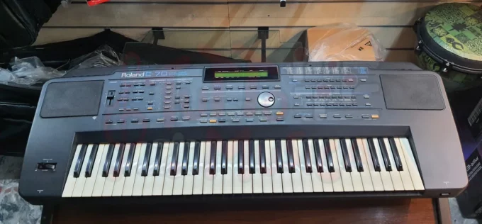 Roland E70 Tastiera Arranger Usata