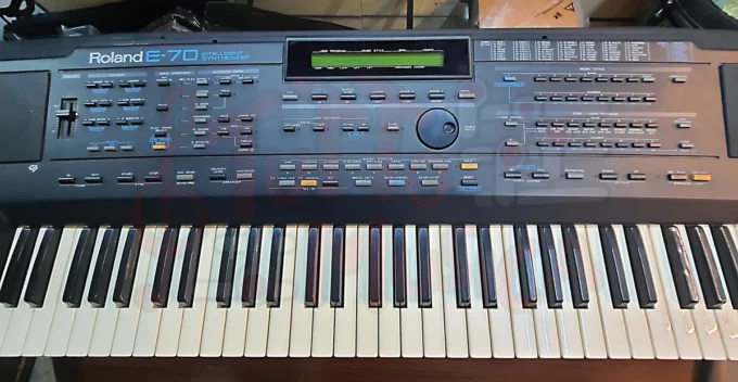 Roland E70 Tastiera Arranger Usata